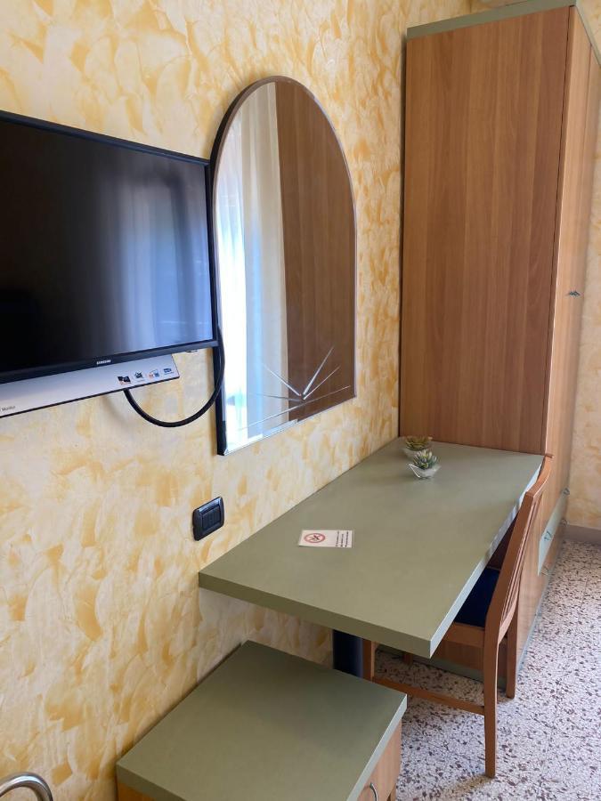 Hotel Pine Beach Rosolina Mare Eksteriør billede