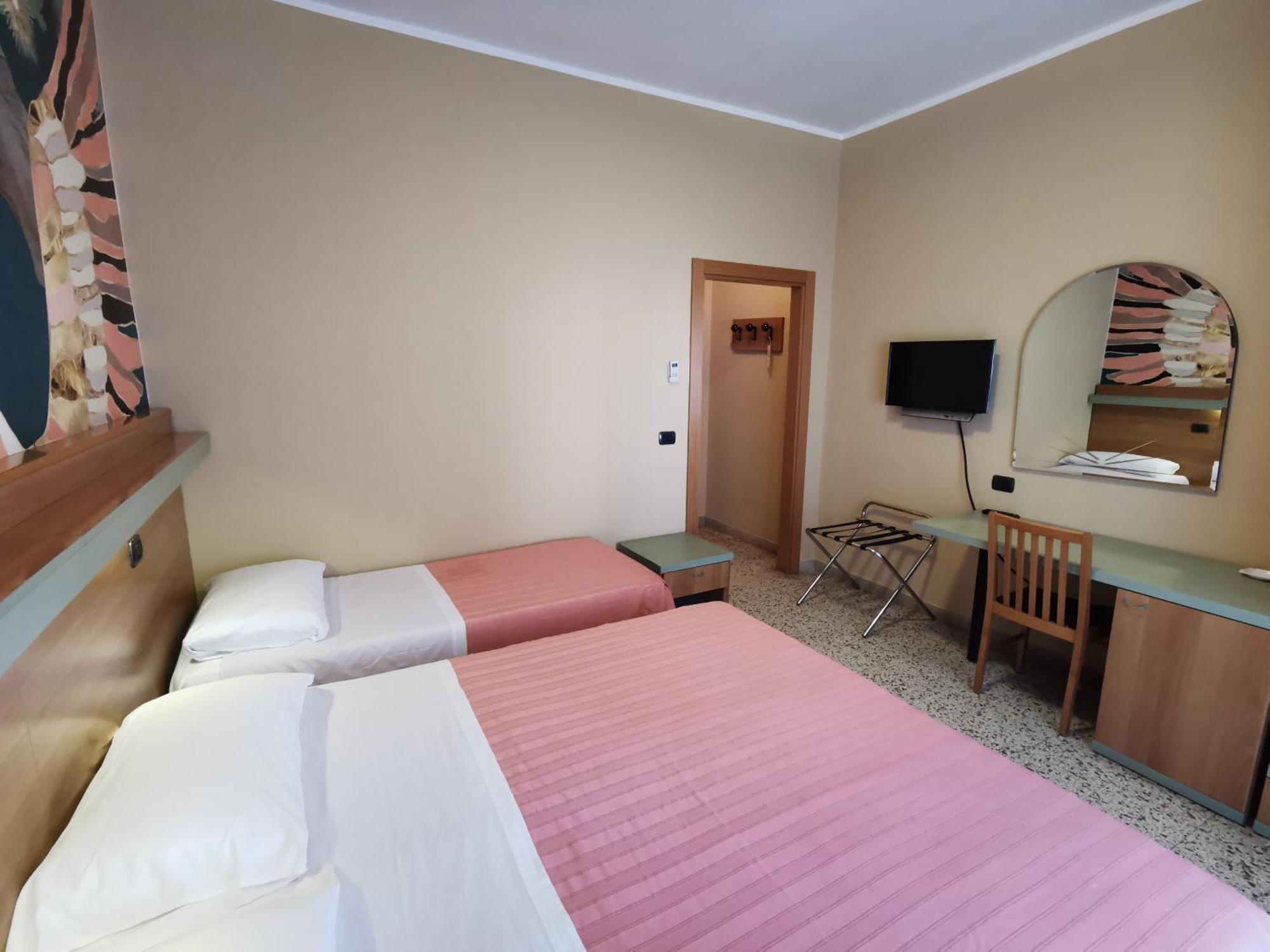 Hotel Pine Beach Rosolina Mare Eksteriør billede